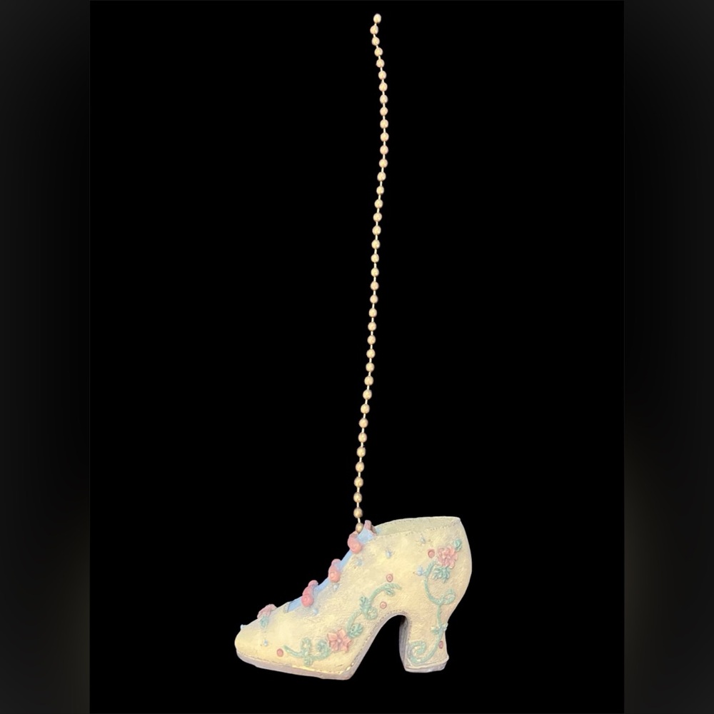 Ceramic antique shoe shaped pull chain - Picture 3 of 4